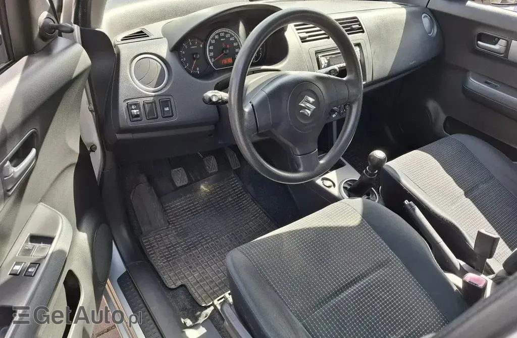 SUZUKI Swift 