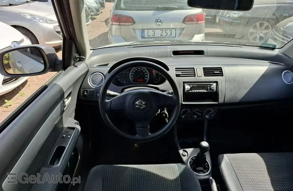 SUZUKI Swift 