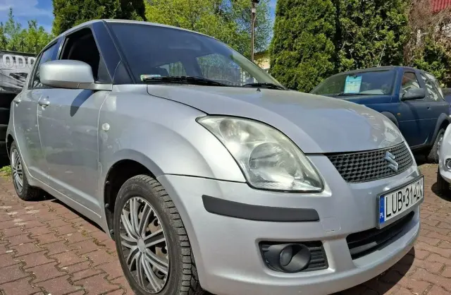 SUZUKI Swift 