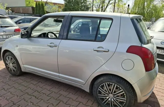 SUZUKI Swift 