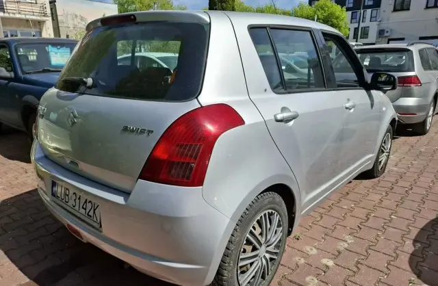 SUZUKI Swift 