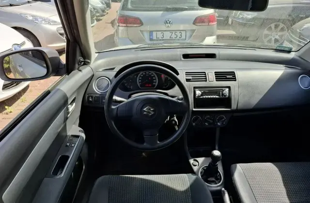 SUZUKI Swift 