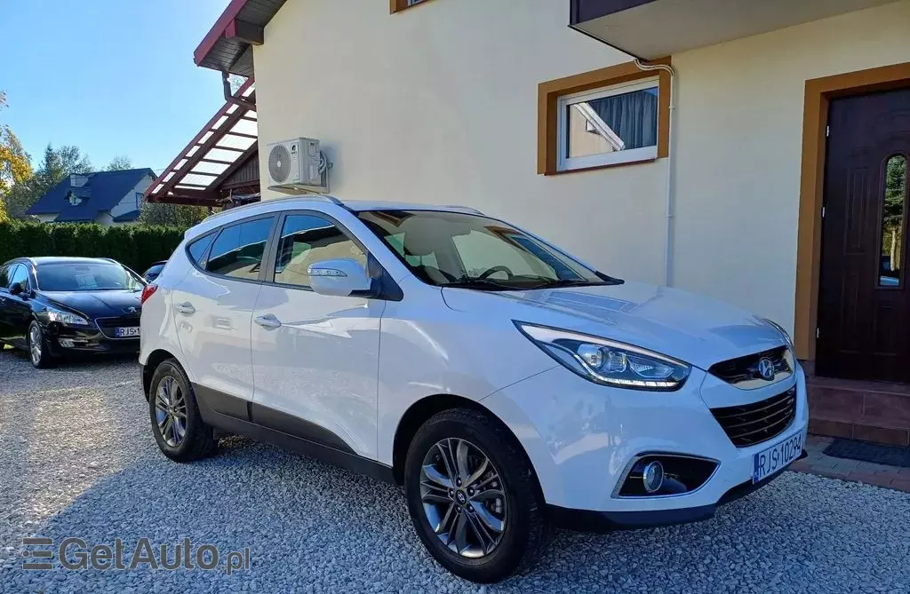 HYUNDAI Tucson 