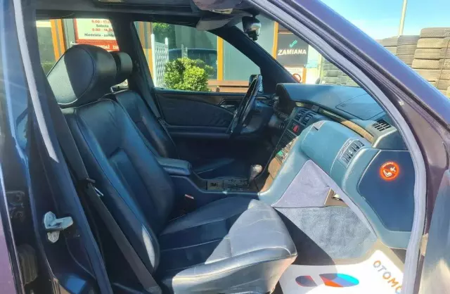 MERCEDES-BENZ Klasa E 