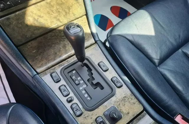 MERCEDES-BENZ Klasa E 