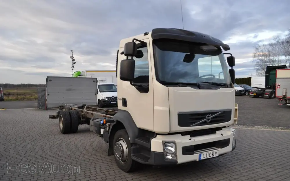 VOLVO FL12 240km Rama 6,7m. Rozstaw 4,7m 