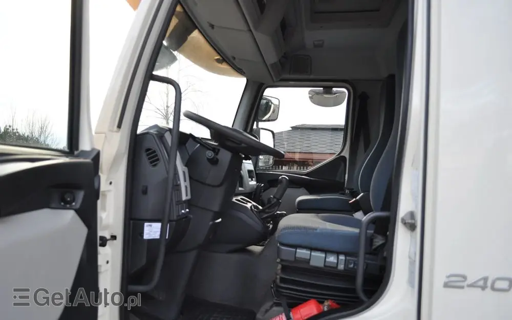 VOLVO FL12 240km Rama 6,7m. Rozstaw 4,7m 