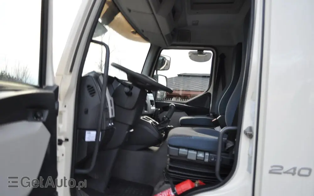 VOLVO FL12 240km Rama 6,7m. Rozstaw 4,7m 