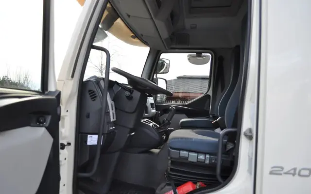 VOLVO FL12 240km Rama 6,7m. Rozstaw 4,7m 