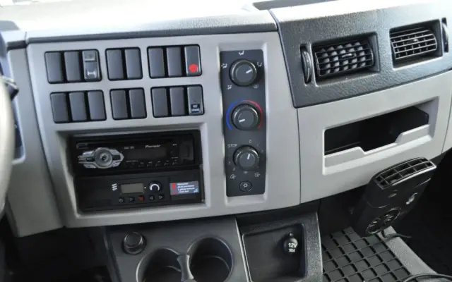 VOLVO FL12 240km Rama 6,7m. Rozstaw 4,7m 