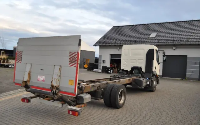 VOLVO FL12 240km Rama 6,7m. Rozstaw 4,7m 