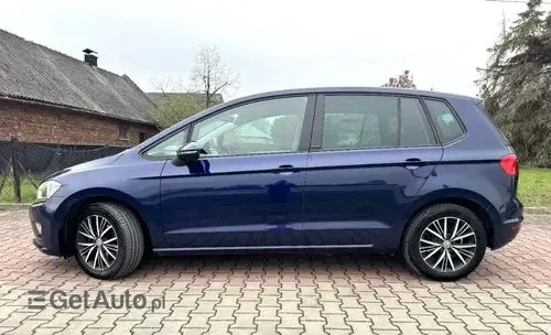 VOLKSWAGEN Golf Sportsvan 