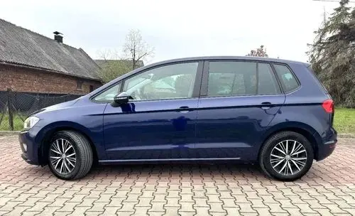 VOLKSWAGEN Golf Sportsvan 