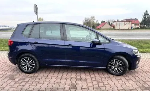VOLKSWAGEN Golf Sportsvan 