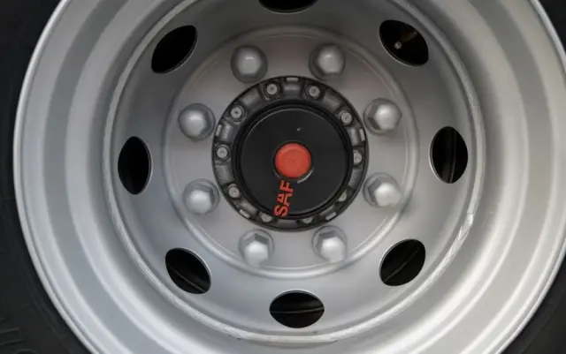 WECON PRZYCZEPA - 7,7 M / TANDEM / PRZEJAZDOWA  / SAF / 2023 ROK 