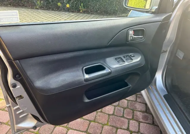 MITSUBISHI Lancer 1.6 Sport