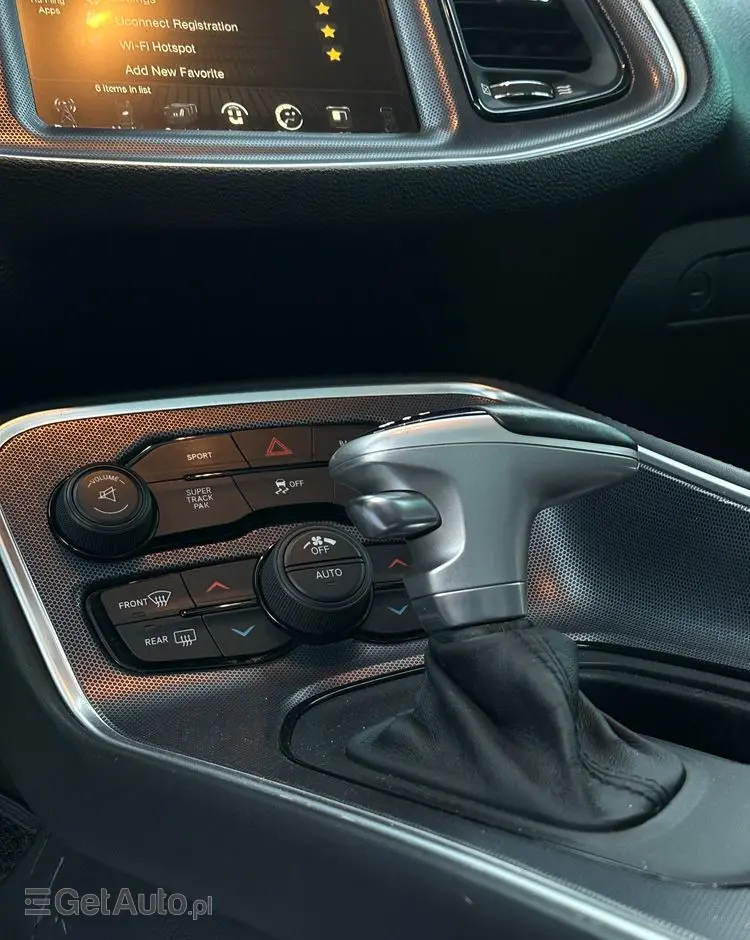 DODGE Challenger Automatik 392 Hemi Scat Pack Shaker