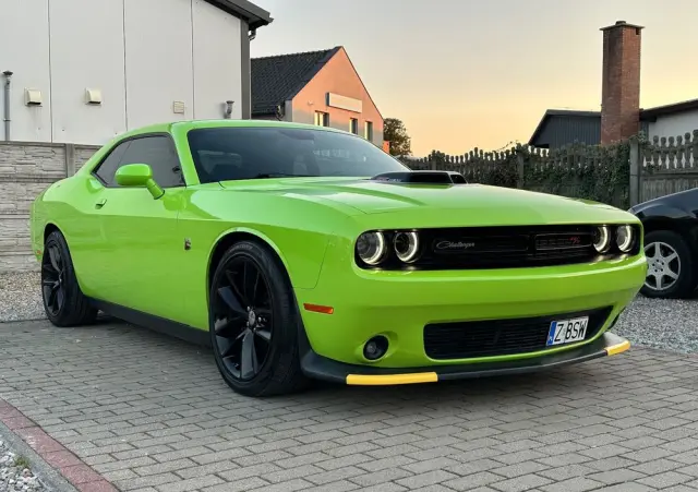 DODGE Challenger Automatik 392 Hemi Scat Pack Shaker