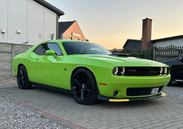 DODGE Challenger Automatik 392 Hemi Scat Pack Shaker