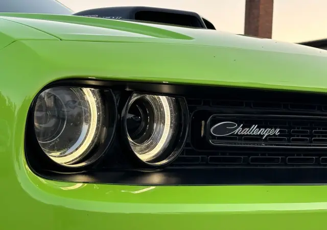 DODGE Challenger Automatik 392 Hemi Scat Pack Shaker