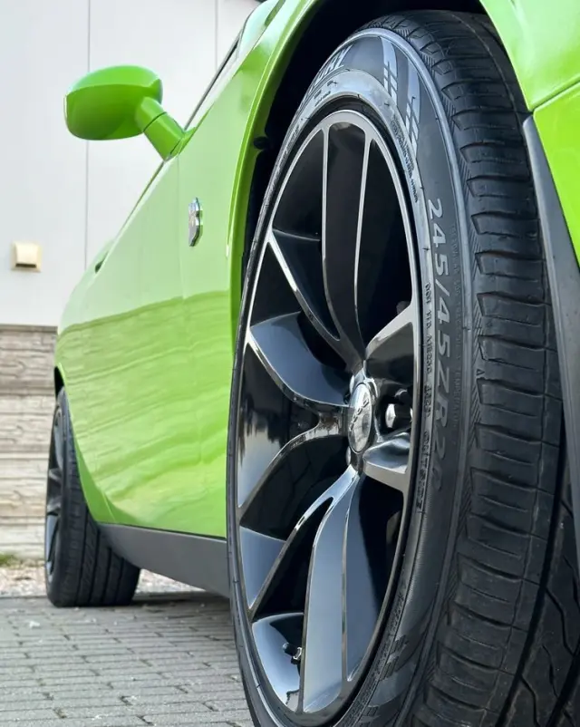 DODGE Challenger Automatik 392 Hemi Scat Pack Shaker