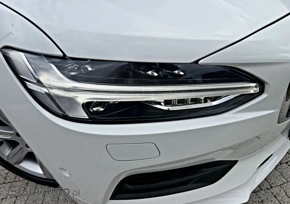 VOLVO V90 D4 Geartronic Momentum