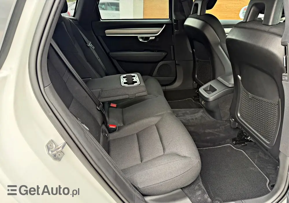 VOLVO V90 D4 Geartronic Momentum