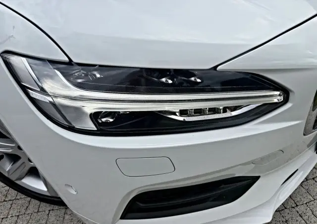 VOLVO V90 D4 Geartronic Momentum