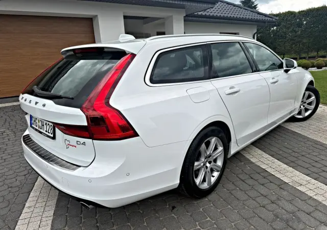 VOLVO V90 D4 Geartronic Momentum