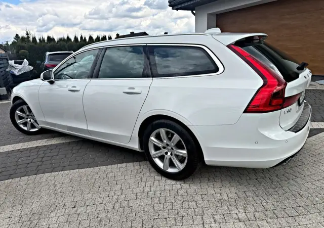 VOLVO V90 D4 Geartronic Momentum