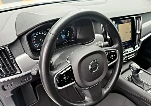 VOLVO V90 D4 Geartronic Momentum
