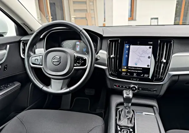 VOLVO V90 D4 Geartronic Momentum