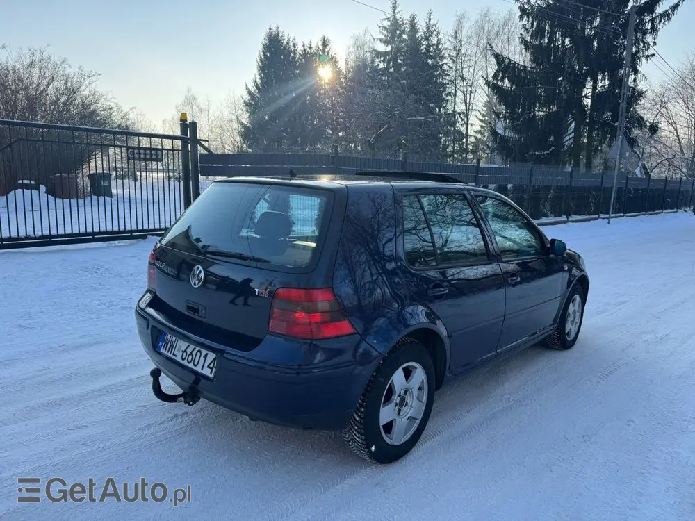 VOLKSWAGEN Golf 