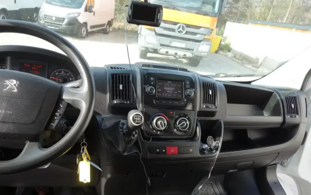 PEUGEOT Boxer Doka 7 Osobowa 2.2 Bluehdi 165 KM Klima Webasto 