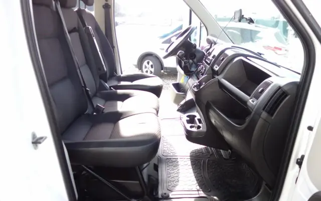 PEUGEOT Boxer Doka 7 Osobowa 2.2 Bluehdi 165 KM Klima Webasto 