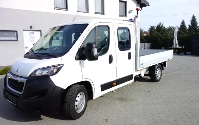 PEUGEOT Boxer Doka 7 Osobowa 2.2 Bluehdi 165 KM Klima Webasto 