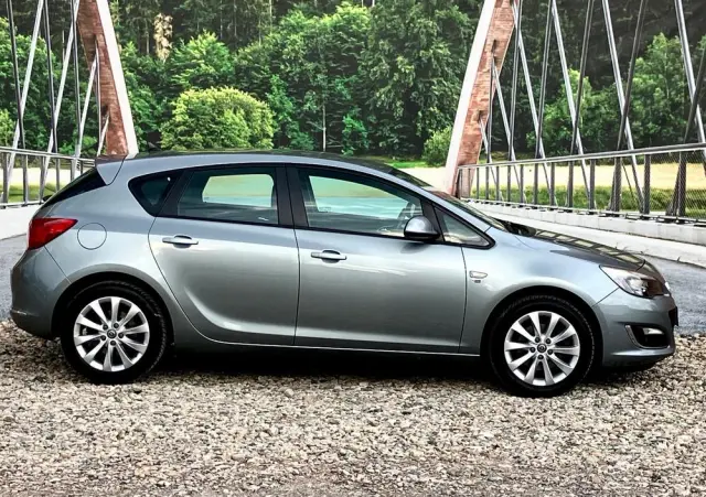 OPEL Astra 1.6 Turbo 150 Jahre