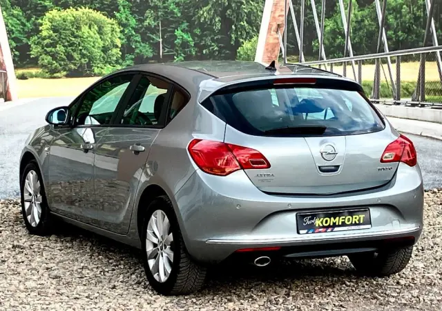 OPEL Astra 1.6 Turbo 150 Jahre