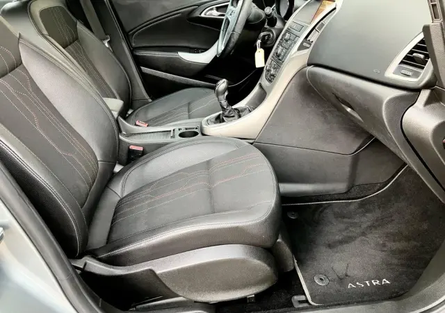 OPEL Astra 1.6 Turbo 150 Jahre