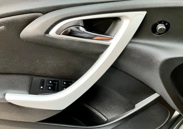 OPEL Astra 1.6 Turbo 150 Jahre