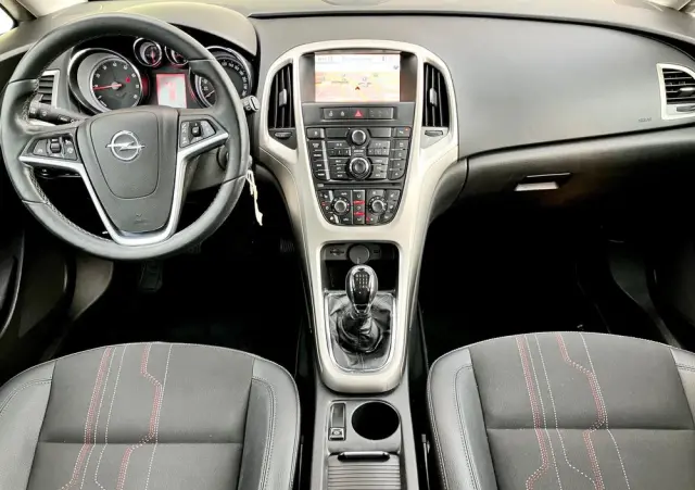 OPEL Astra 1.6 Turbo 150 Jahre