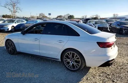AUDI S4 