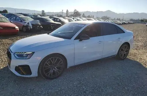 AUDI S4 