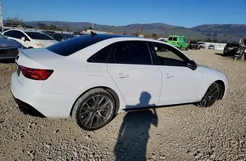 AUDI S4 