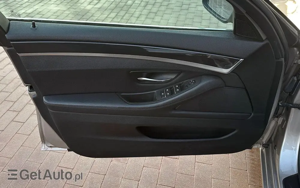 BMW Seria 5 525d xDrive Sport-Aut