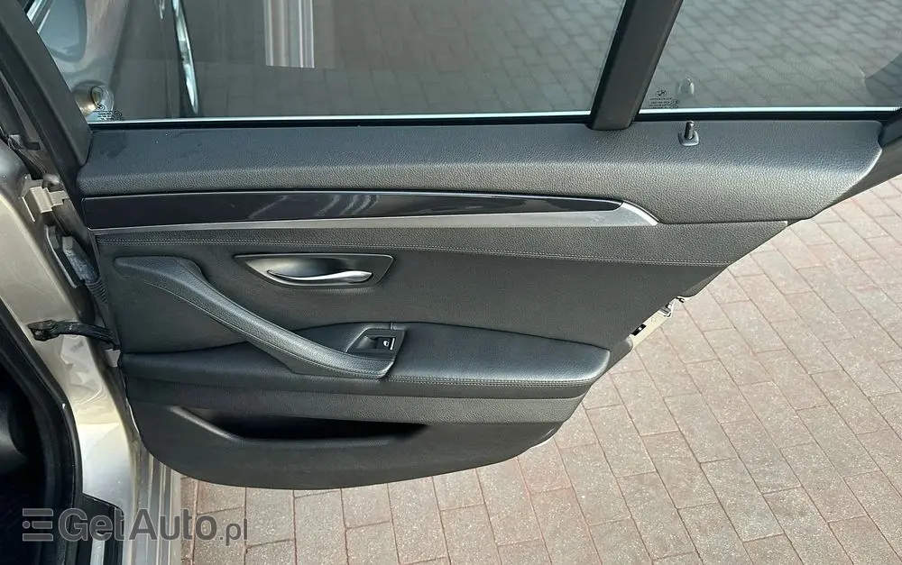 BMW Seria 5 525d xDrive Sport-Aut
