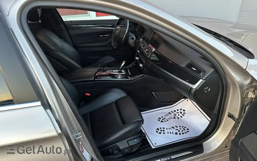 BMW Seria 5 525d xDrive Sport-Aut