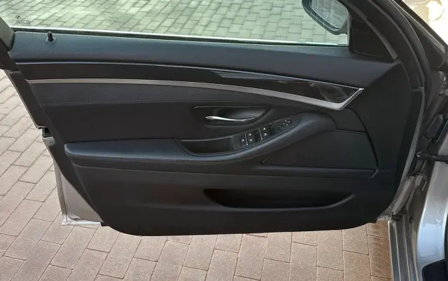 BMW Seria 5 525d xDrive Sport-Aut