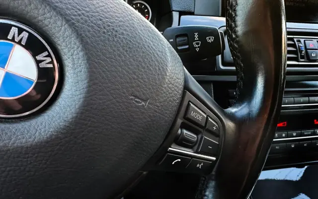 BMW Seria 5 525d xDrive Sport-Aut