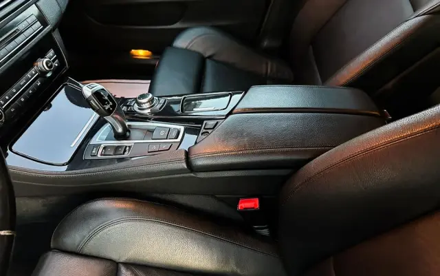 BMW Seria 5 525d xDrive Sport-Aut